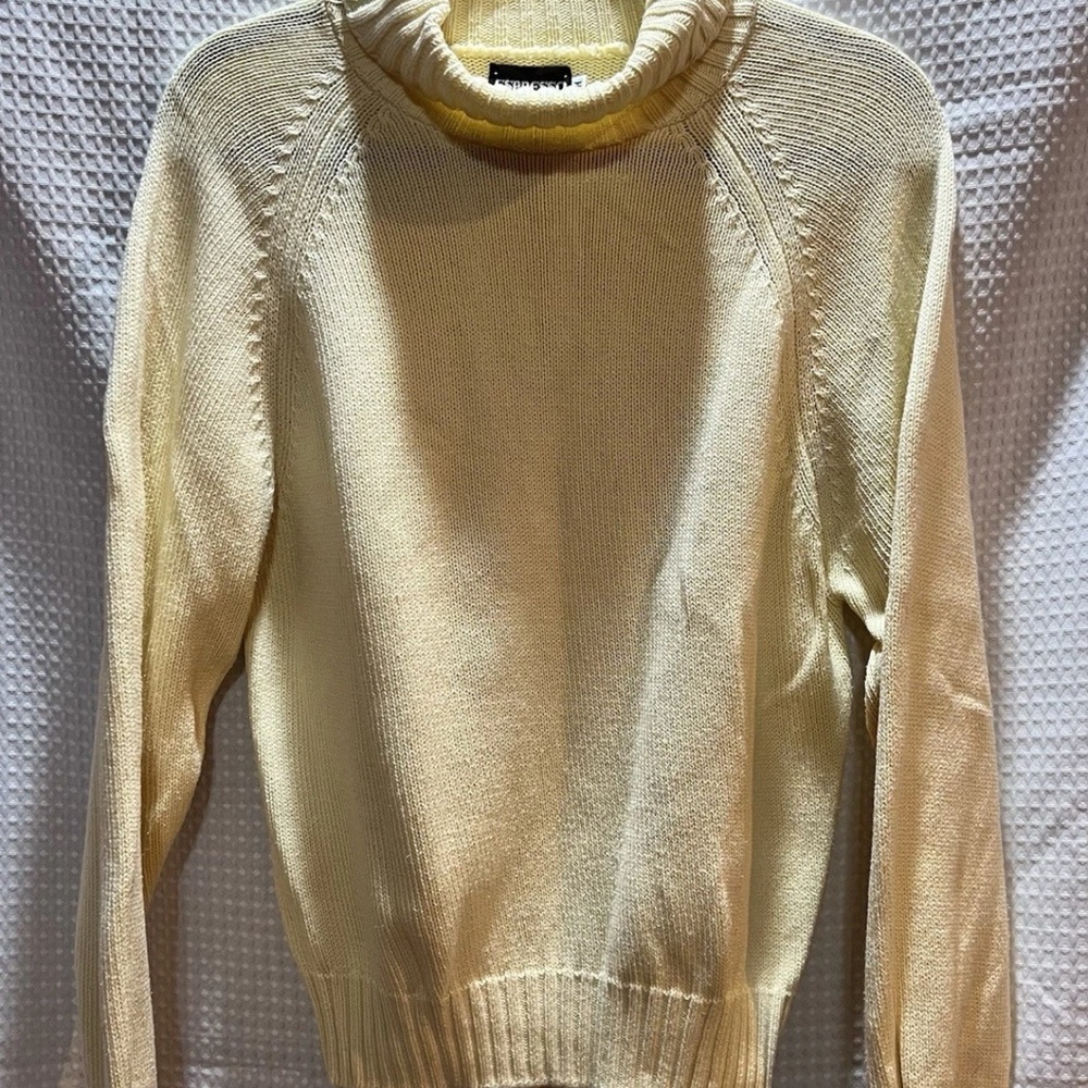 Espresso‎ 100% Cotton Vintage USA Made Turtleneck Soft Butter Yellow EUC Sz M